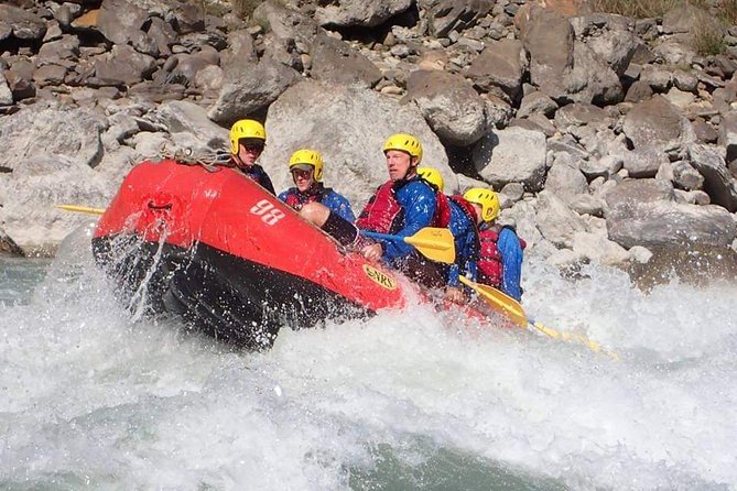1 Day Trishuli Rafting from Pokhara - Preparing for the river