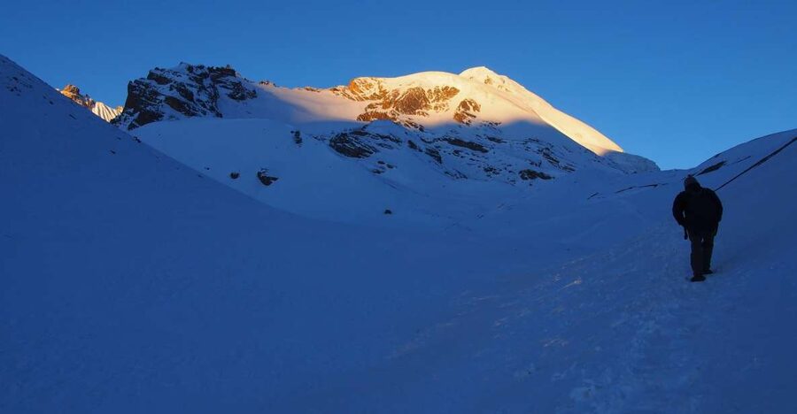 Annapurna Circuit Trekking 13 Days - Days 3 and 4: Dharapani, Chame and Pisang