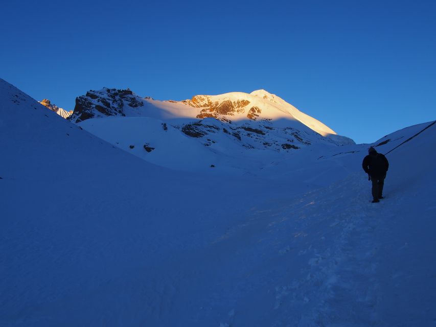 Annapurna Circuit Trekking 13 Days - Days 7 and 8: Yak Kharka and Thorong Phedi
