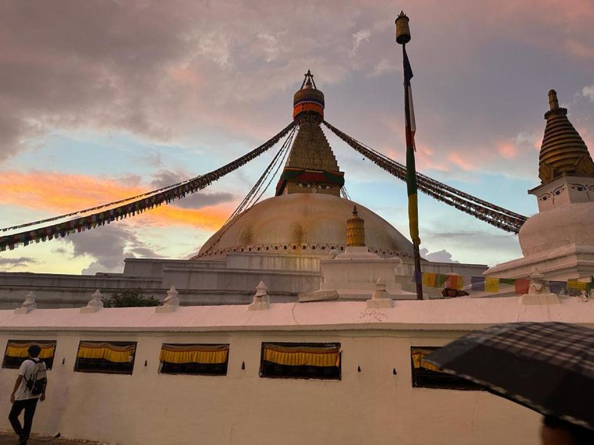 Bhaktapur Durbar Square and Boudhanath Stupa - Two sides of Kathmandu Valley in five hours