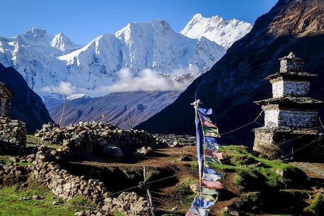 Dancing in the Manaslu Circuit Trek - Day 1: The long road to Maccha Khola