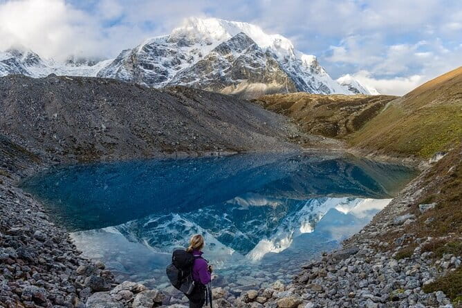 Dancing in the Manaslu Circuit Trek - Day 3: From Jagat toward Deng