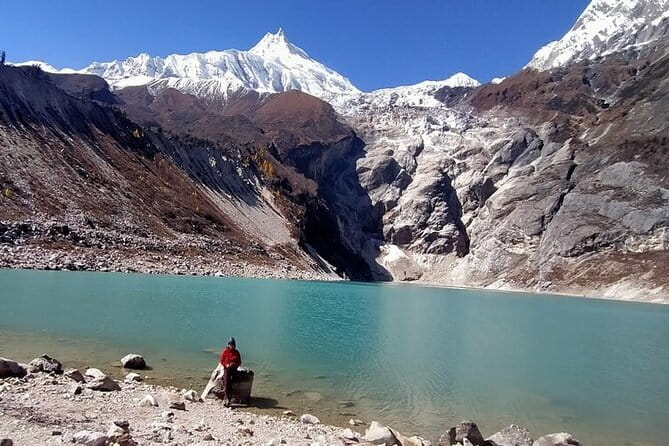 Dancing in the Manaslu Circuit Trek - Day 2: Tatopani and stone-built Jagat