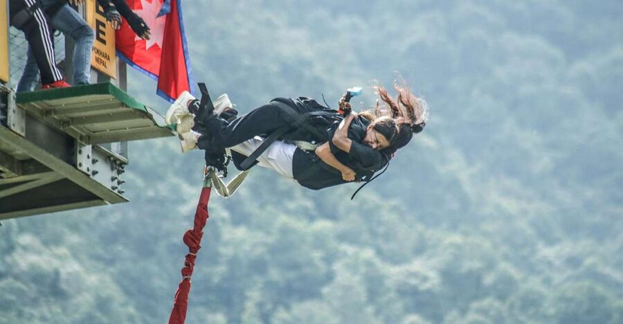 Double Dare: Tandem Bungee Adventure - Sharing the nerve at the edge