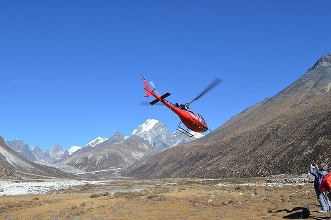 Everest Base Camp Helicopter Tour landing at Hotel Everest View - Why this is the fast way to see Everest