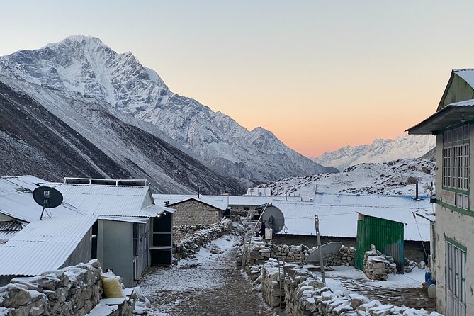 Everest Base Camp Trekking - 13 Day - Day 2: The Lukla flight and the first mountain steps