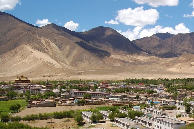 Fixed Departure Tibet Overland Group Joining Tours. - Tashlhumpu Monastery and the road to Gyantse