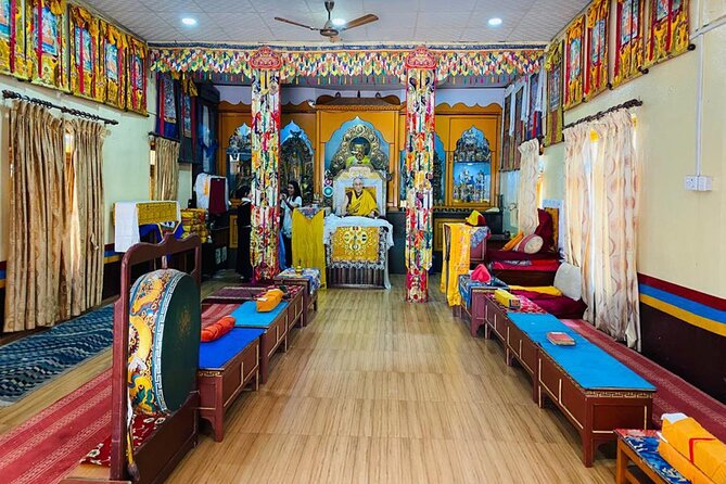 Half Day Tibetan Cultural tour Pokhara - Sitting down to momos and thukpa