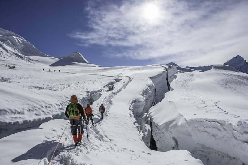 Island Peak Climbing | Summit 6,189m with Expert Guides - Fitness, equipment, and practical preparation