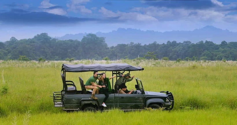 Kathmandu: 3-Day Chitwan Safari Tour with Hotel Transfers - Your first afternoon: drinks, park context, and Tharu culture