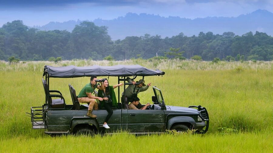 Kathmandu: 4-Day Private Chitwan National Park Safari Tour - From Kathmandu to Chitwan by tourist bus