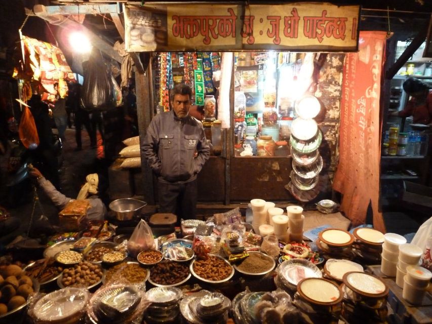 Kathmandu at Sunset: Explore the City on Rickshaw - Asan market and the smell of Kathmandu