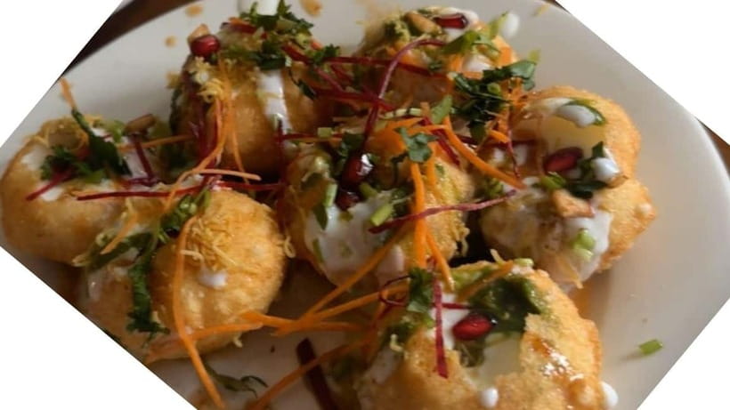Kathmandu: Guided Delicious Food Tour with 12+ Tastings - Four to five stops, with more than just momos