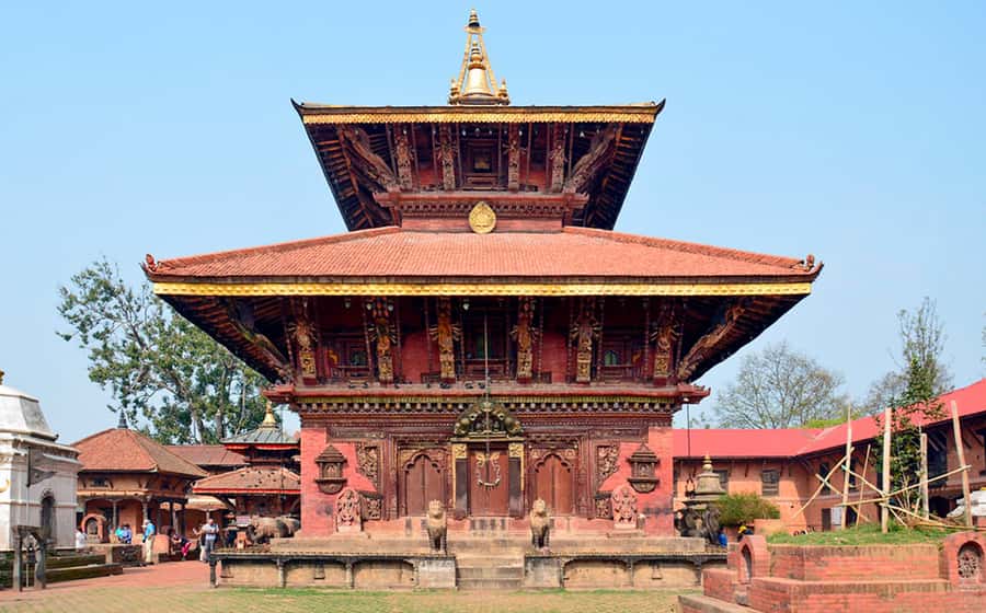 Kathmandu: Nagarkot Sunrise and Hike Tour to Changu Narayan - Breakfast, coffee, and the start of the trail