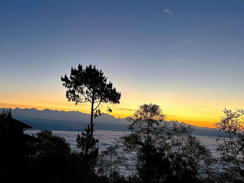 Kathmandu: Nagarkot Sunrise & Hiking to Changunarayan - Starting from Thamel and reaching the hills