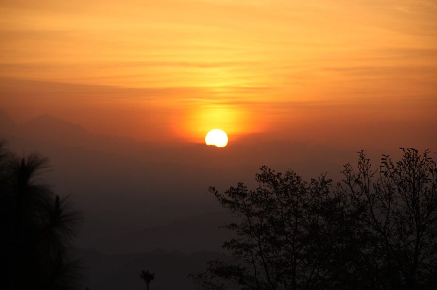 Kathmandu: Nagarkot Sunrise Tour with Day Hike - Why Nagarkot is worth the early start