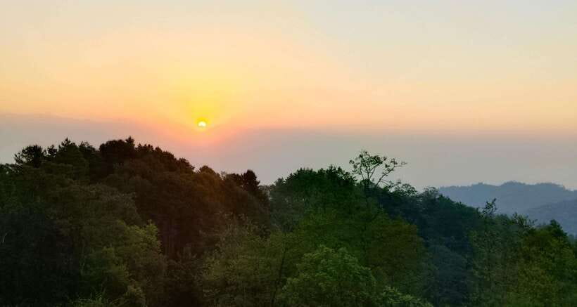Kathmandu: Nagarkot Sunrise View & Morning Hike with Lunch - What to pack for a comfortable morning