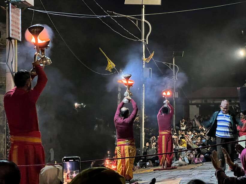Kathmandu: Pashupatinath Evening Aarati Tour Private/Group - Free time before the lamps are raised