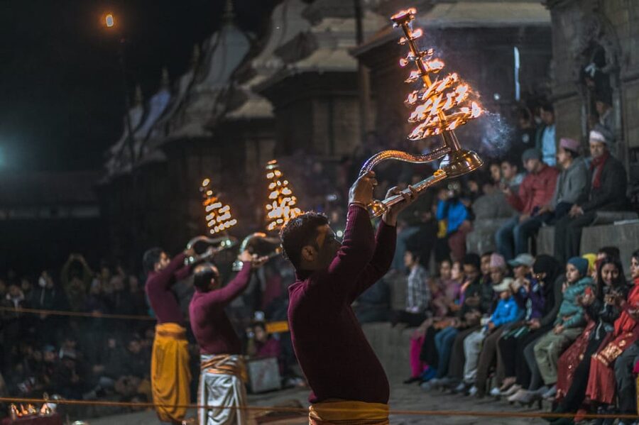 Kathmandu: Pashupatinath Temple Aarti Night Tour - Pashupatinath after sunset