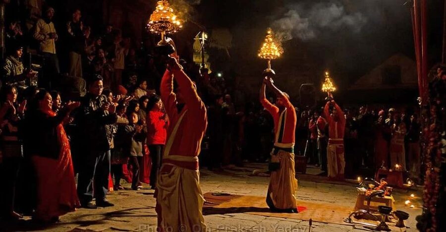 Kathmandu: Pashupatinath Temple Aarti Night Tour - Hotel pickup and the three-hour evening plan