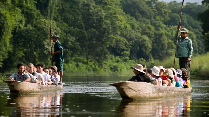 Kathmandu/Pokhara: 3 Day Chitwan Jungle Safari Tour - Day 2: Canoes, forest trails, and the jeep safari