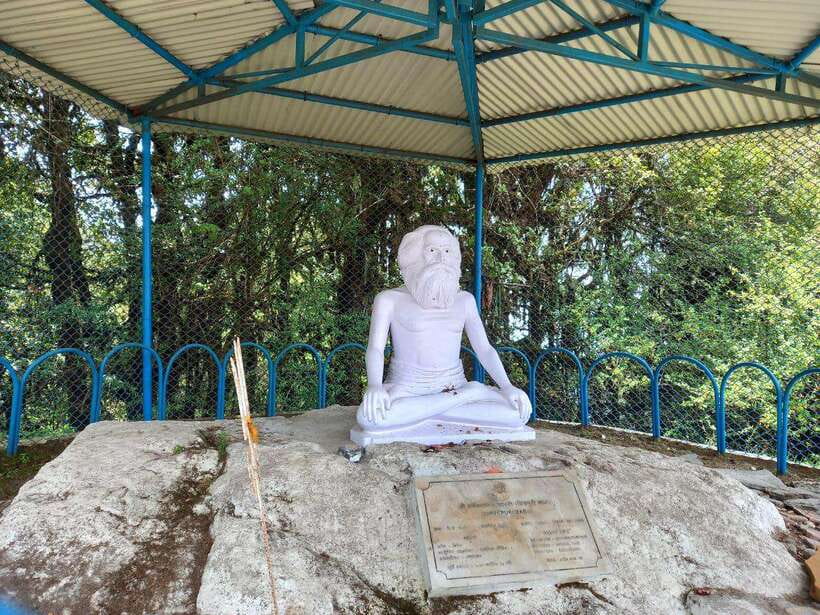 Kathmandu: Shivapuri Day Hike with Lunch - Baghdwar, prayer flags, and possible monastery views