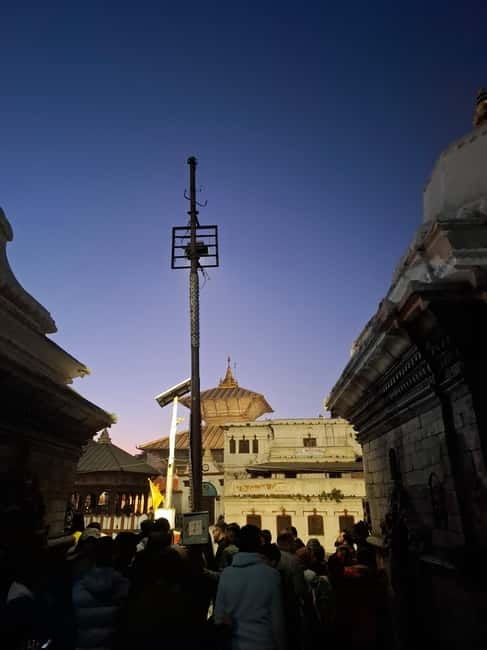 Katmandu: Pashupatinath Open Cremation & Evening Aarati - Walking toward Arya Ghat