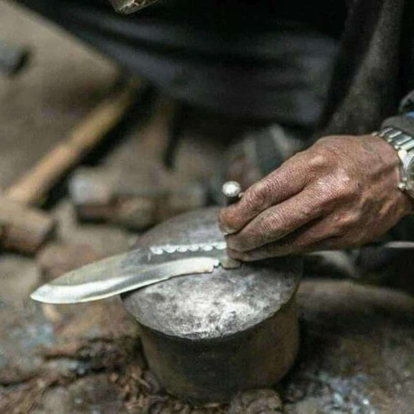 Knife Khukuri Making Workshop - Grinding, sparks, and the limits of your role