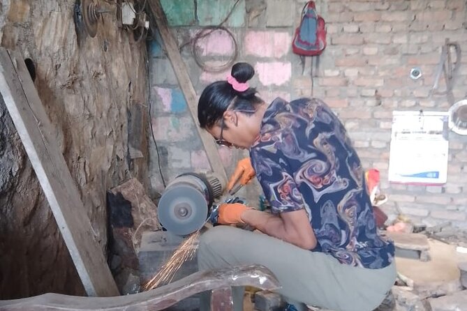 Knife (Khukuri) Making Workshop- Forge of the Gurkhas - Buffing, polishing, and the satisfying final reveal