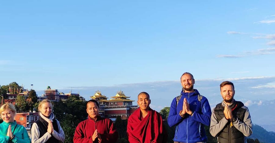 Live like Monk: Stay in the Nomobuddha Monastry - From Kathmandu to the Dhulikhel trailhead