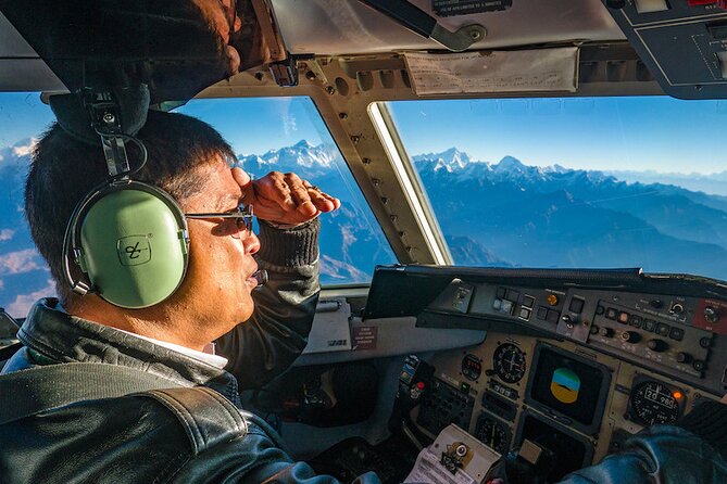 Mountain Everest Scenic Flight with Hotel Pickup and Dropoff - Which side of the plane has the best view?