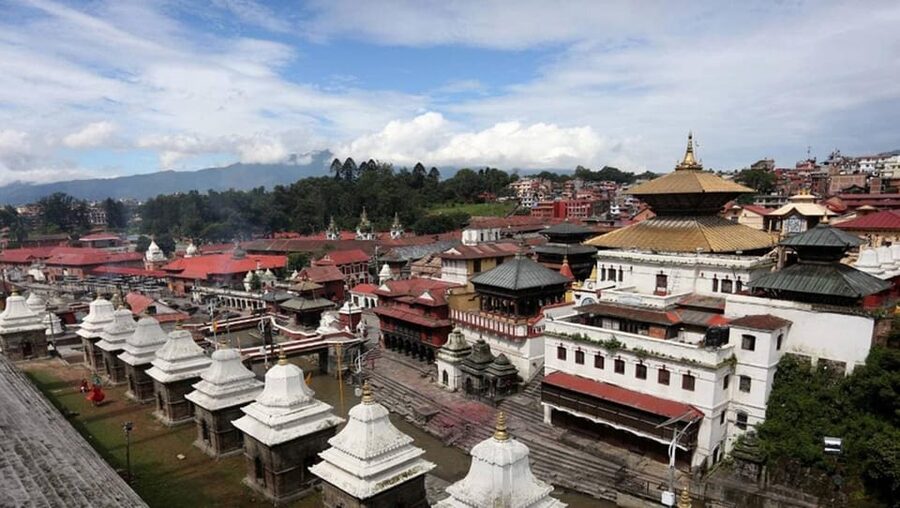 Pashupatinath: Evening tour of temple and Aarati ceremony - What the private guide adds