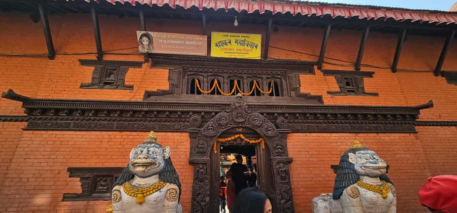 Patan and Bhaktapur City Full Day Tour - Patan Durbar Square and the art of Lalitpur