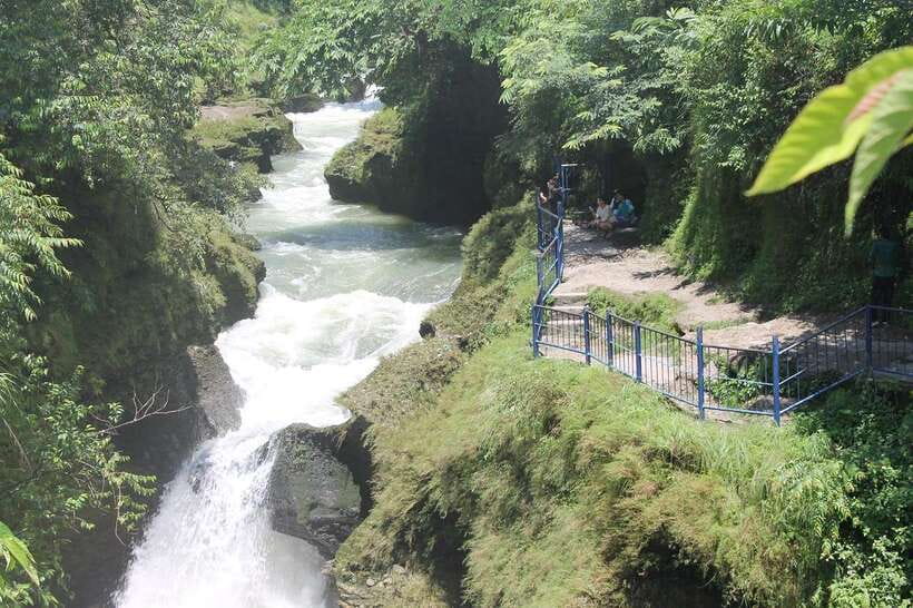 Pokhara: Private Half-Day Tour and Tibetan Culture Tour - The guide makes or breaks the experience