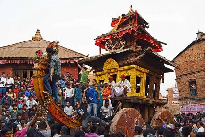 Private Day Tour: Patan and Bhaktapur from Kathmandu - Lunch in Bhaktapur, with time to slow down