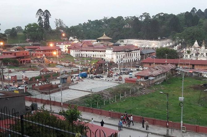 Private Half-Day Tour of Boudhanath and Pashupatinath Temples in Kathmandu - Pashupatinath and the Bagmati River Ghats