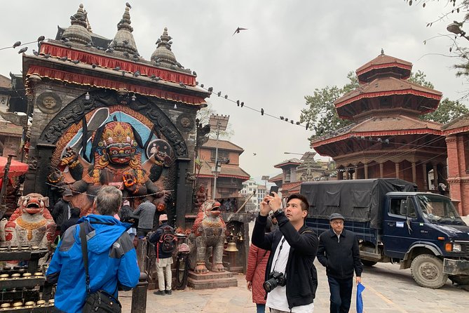 Private tour of Major highlights of Kathmandu top rated places - Pashupatinath, Hindu worship beside the cremation area