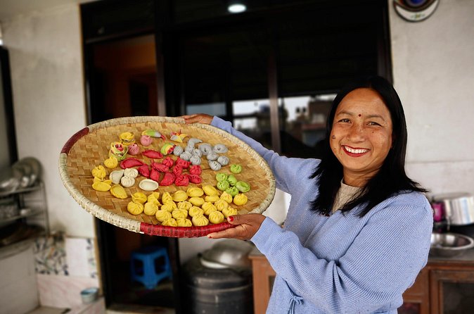 Rainbow Mo:Mo - Steamed and fried: two ways to eat your work