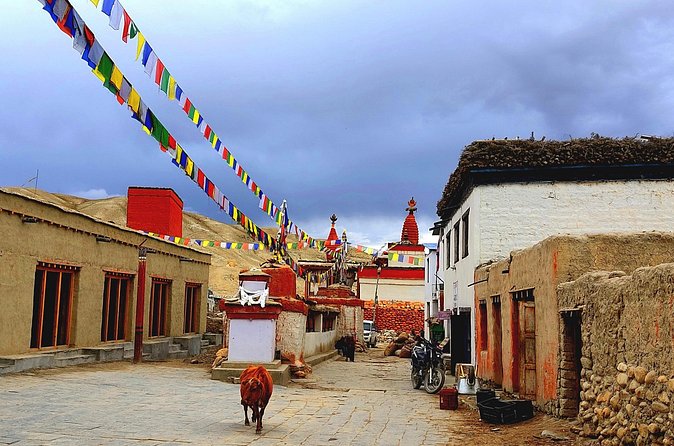Upper Mustang Trek 14 Days - Day 9: Thubchen Gompa and the caves of Chhoser
